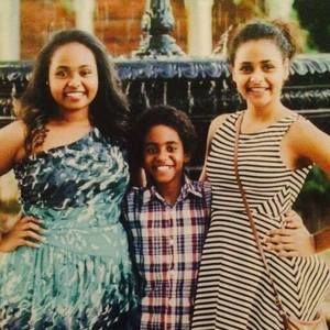 Meet your Posher, Aida